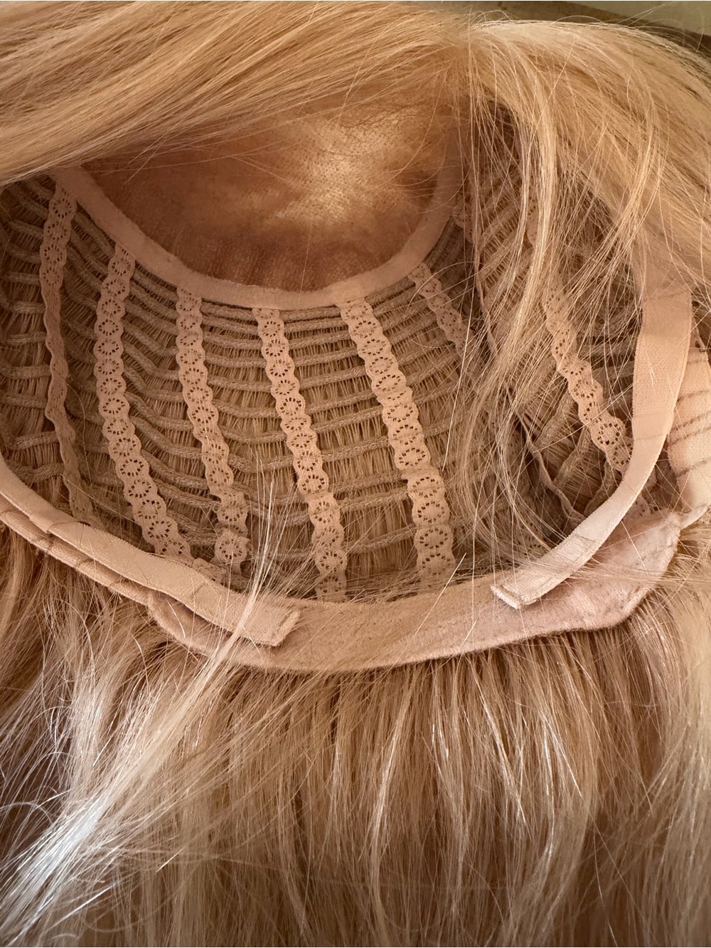 Jon Renau Elizabeth luxury blonde synthetic hair wig 13” length  Pre-loved - Picture 8 of 11